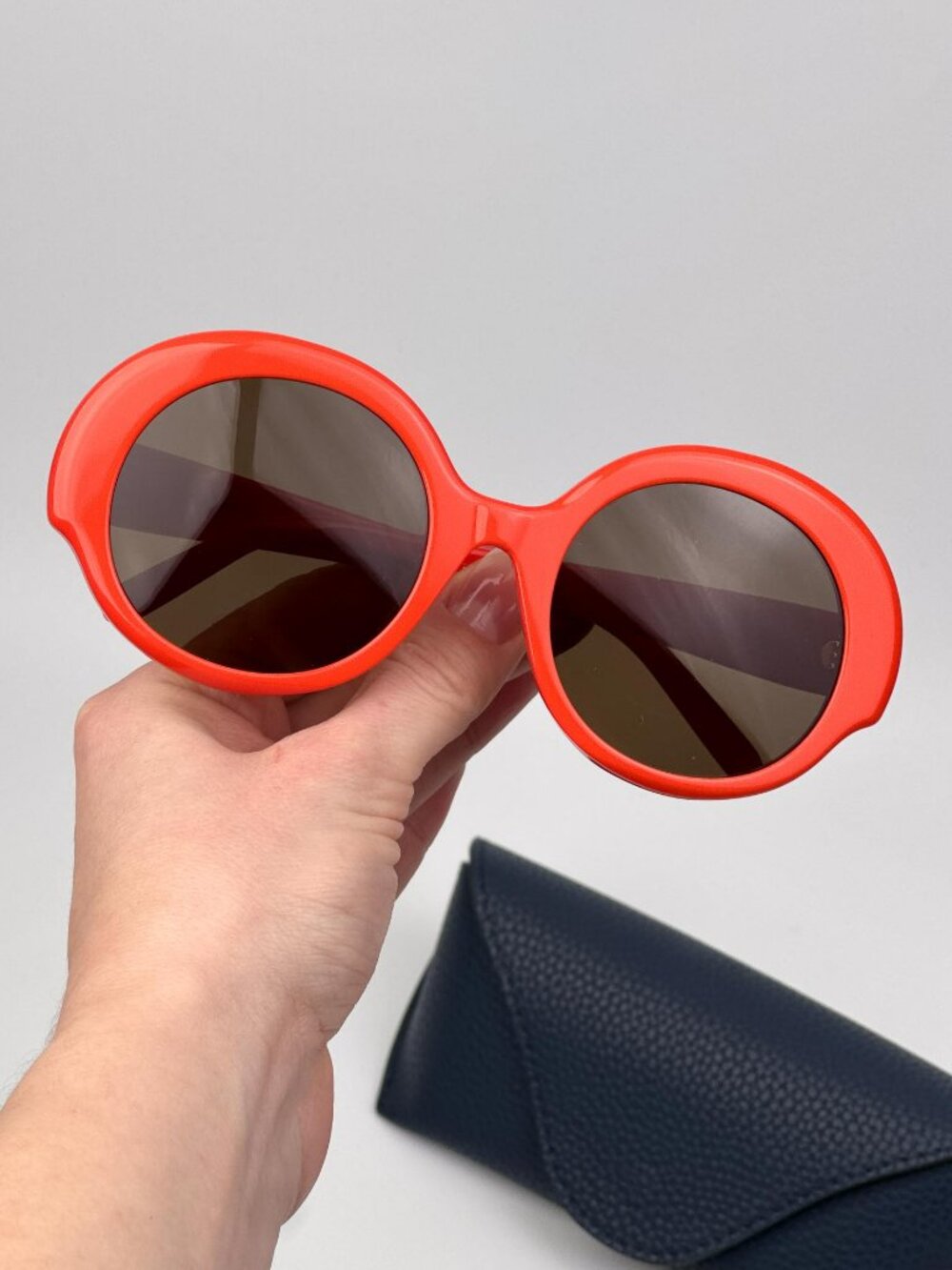 Loewe Women Sunglasses – Orange/Brown Round (LW40135F 42E) – New & Authentic